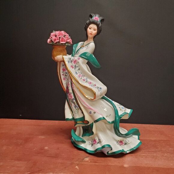 The Danbury Mint The Rose Princess by Lena Liu Porcelain Figurine - Picture 1 of 7